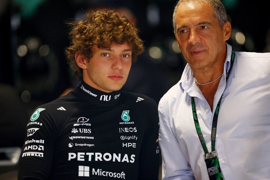 Formula One F1 - Spanish Grand Prix - Madring, Madrid, Spain - September 12, 2026
Mercedes' Andrea Kimi Antonelli with his father Marco Antonelli before practice REUTERS/Albert Gea