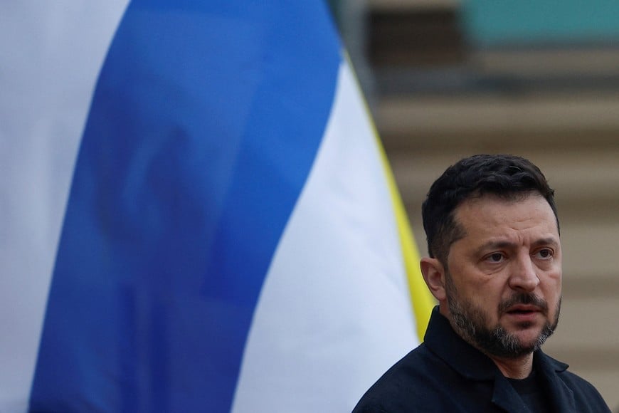 Ukraine's President Volodymyr Zelenskiy speaks to the media while he waits for the arrival of Finnish Prime Minister Petteri Orpo before their meeting, amid Russia's attack on Ukraine, in Kyiv, Ukraine, October 22, 2026. REUTERS/Valentyn Ogirenko