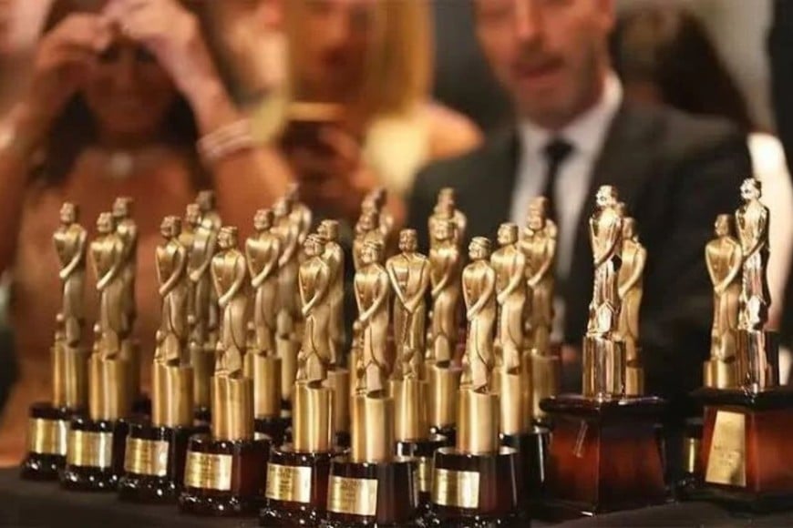 La ceremonia incluyó homenajes a Julio Lagos, Ernestina Pais, Chiche Gelblung y “El Negro” Oro.