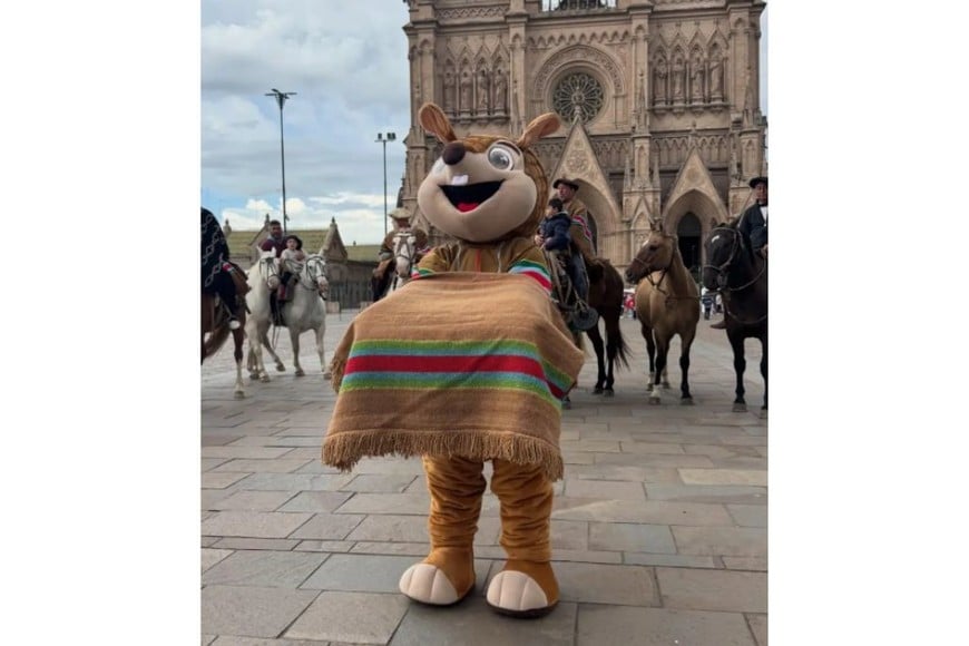 Lita con el Pocho Santafesino en la Basílica de Luján. Foto: Gentileza.