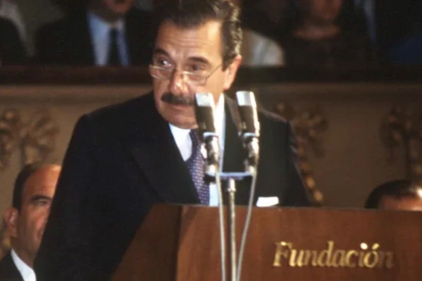 Raúl Alfonsín fue reconocido en 1989 por su contribución a la cooperación internacional y su papel en la recuperación democrática argentina.