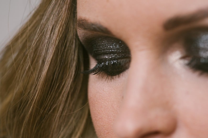 El corrector puede utilizarse como base antes de aplicar sombras.