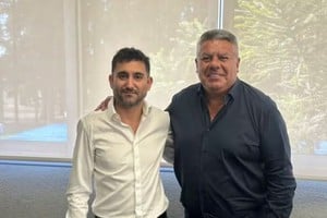 Ariel Vallejo junto al "Chiqui" Tapia