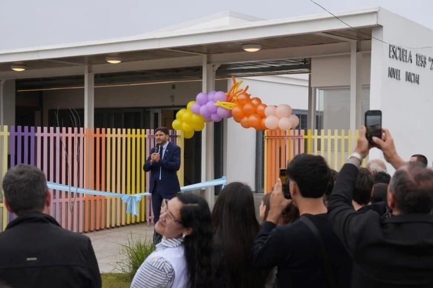El gobernador Pullaro encabezó la apertura del nuevo jardín del barrio San Cayetano, en Villa Constitución, y del edificio del Samco de Juan Bernabé Molina. Crédito: Gobierno de Santa Fe
