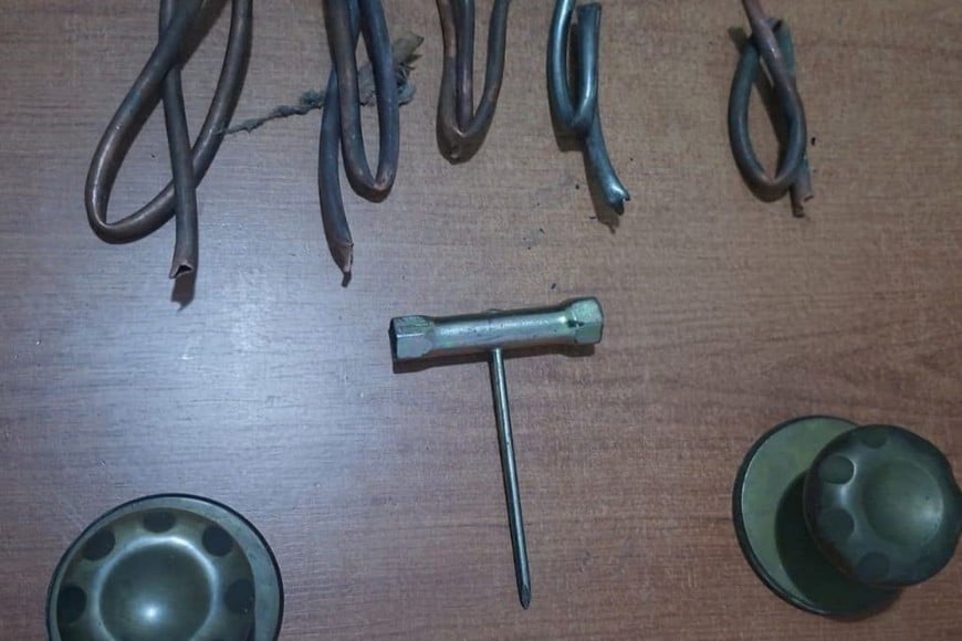detenidos por robo de cables y bronce