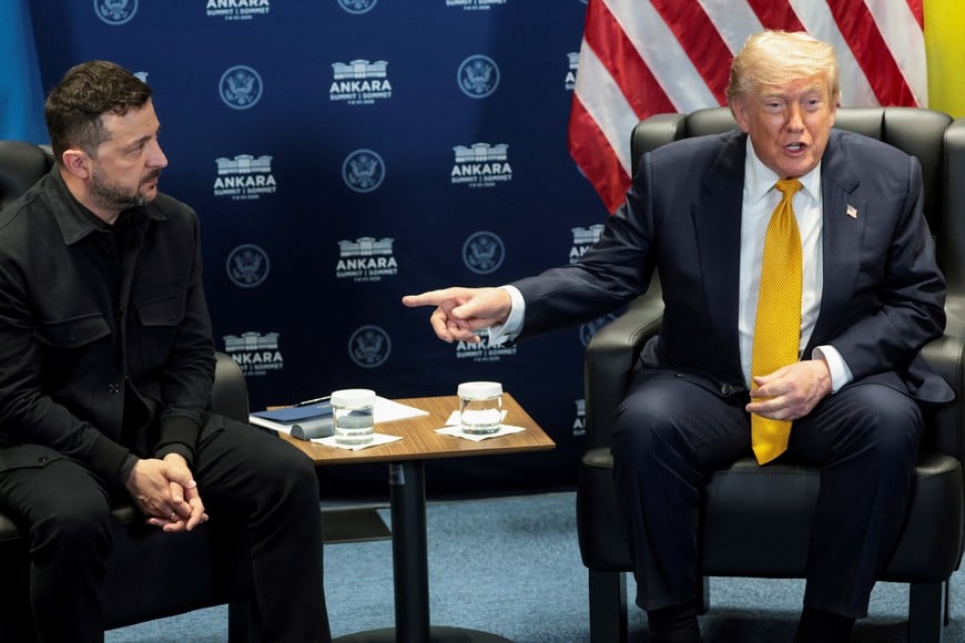 U.S. President Donald Trump holds a bilateral meeting with Ukrainian President Volodymyr Zelenskiy alongside the NATO leaders summit at the Bestepe Presidential Compound in Ankara, Turkey, July 8, 2026. REUTERS/Jonathan Ernst