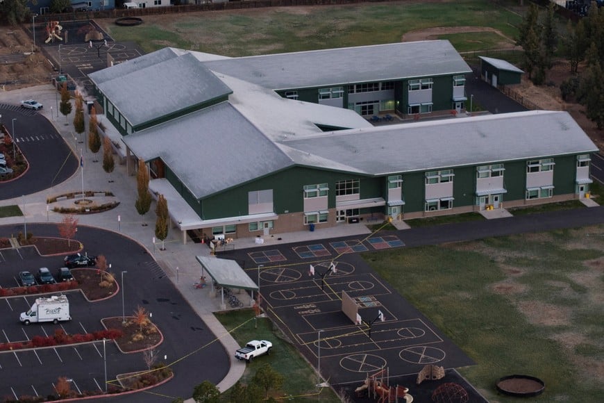 A drone view shows Silver Rail Elementary School, the day after a shooting, in Bend, Oregon, US, October 16, 2026. REUTERS/David Ryder TPX IMAGES OF THE DAY
