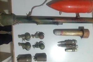 Los elementos hallados son de exclusivo uso militar. Foto: El Litoral