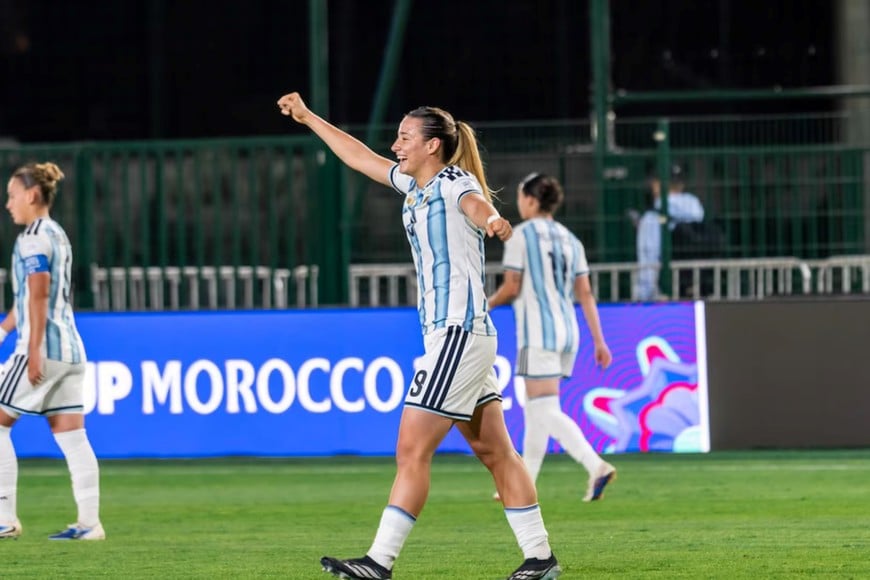 Mercedes Diz brilló con un triplete en la victoria 5-1 ante Marruecos que selló la clasificación argentina a octavos de final.