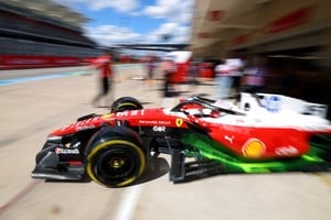 Charles Leclerc, con su Ferrari durante los entrenamientos del Gran Premio de Estados Unidos, en el Circuito de las Américas de Austin. REUTERS/Mike Segar
