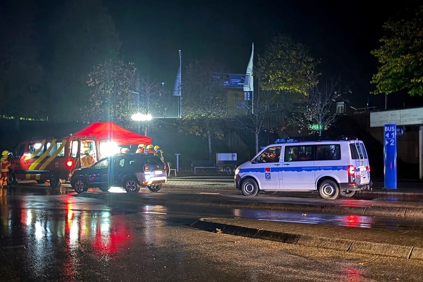 Firefighters and other emergency staff work at the site following a fire incident at the Kehlsteinhaus, the Eagle's Nest, in Berchtesgaden, Bavaria, Germany, in this handout image released October 24, 2026.   Florian Scherer/Bavarian Red Cross/Handout via REUTERS    THIS IMAGE HAS BEEN SUPPLIED BY A THIRD PARTY. NO RESALES. NO ARCHIVES. MANDATORY CREDIT.
