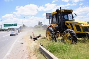 Vialidad Nacional y una limpieza de pastizales en Circunvalación de Rosario.