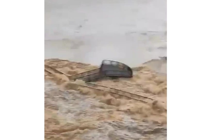 Se trata de un recorrido que permite observar distintos saltos y sectores de las Cataratas desde pasarelas elevadas