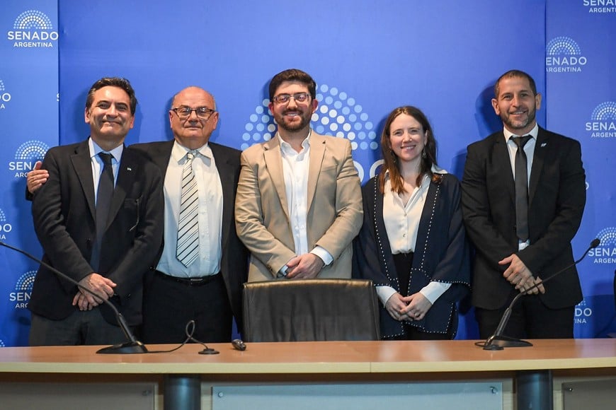 Conversatorio: “impacto de la era digital en la salud mental”, realizado en el Senado de la Nación en el marco del ciclo "políticas para cuidar la vida", en el que especialistas abordan diversos aspectos vinculados con el cuidado de la vida y las políticas públicas en sus distintas etapas.