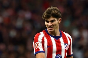Julián Álvarez pidió disculpas a los hinchas del Atlético de Madrid después del conflicto generado durante el mercado de pases. Foto: Reuters