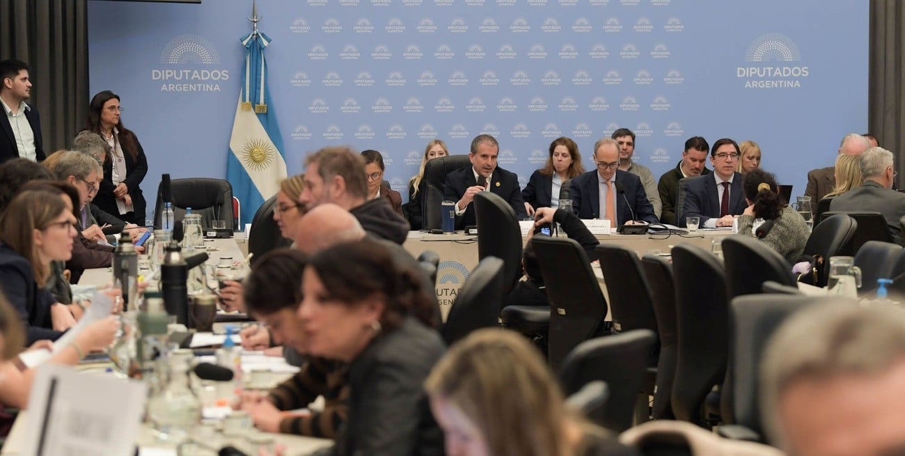 La Libertad Avanza busca dictaminar esta semana, pero todavía negocia qué Presupuesto firmar