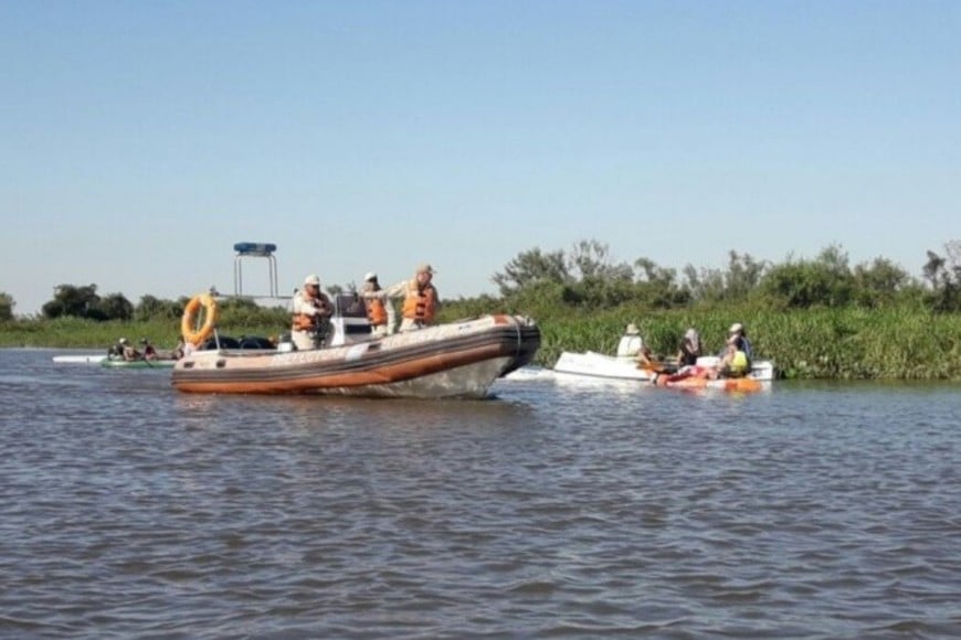 Los tres pescadores desaparecidos tras el naufragio en Fray Luis Beltrán fueron encontrados sin vida.