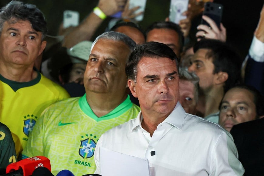 Brazilian presidential candidate Flavio Bolsonaro of the Liberal Party (PL) arrives to speak after losing the presidential runoff election, in Brasilia, Brazil October 25, 2026. REUTERS/Agustin Marcarian