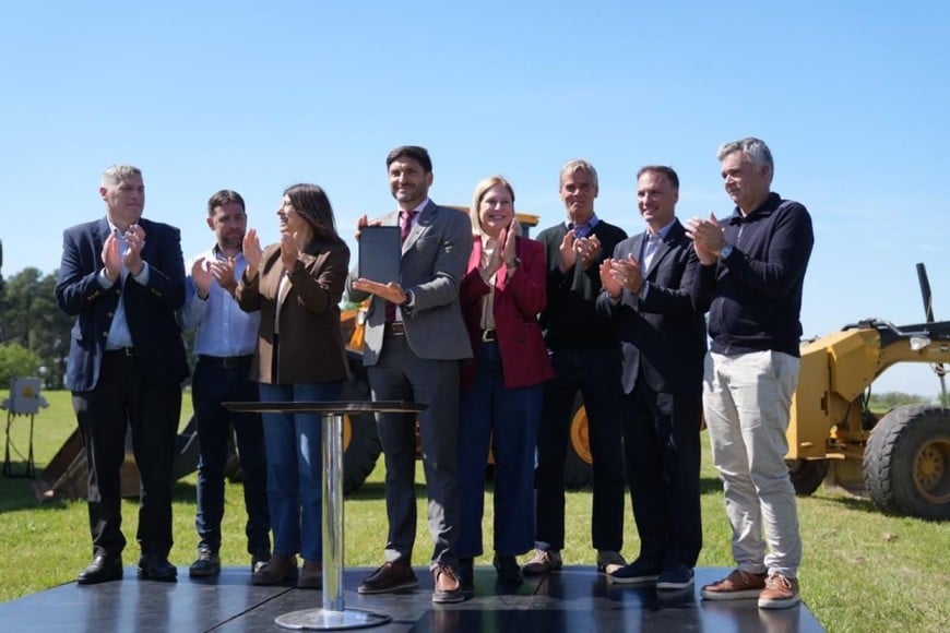 Pullaro y funcionarios