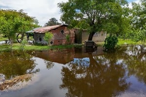 Se viene el agua, en la zona sin defensas de Colastiné Norte. Fernando Nicola.