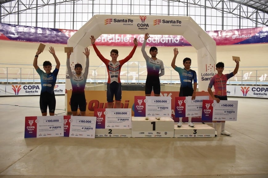 Podio de la última fecha de la Copa Santa Fe de Ciclismo de Pista 2026. Crédito: Tomás Bertero.