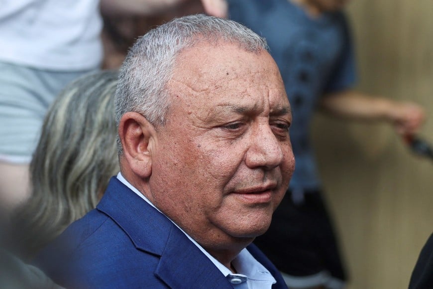 Former Israeli military chief Gadi Eisenkot, leader of the Yashar party, leaves after voting during the national election, in Herzliya, Israel, October 27, 2026. REUTERS/Shir Torem