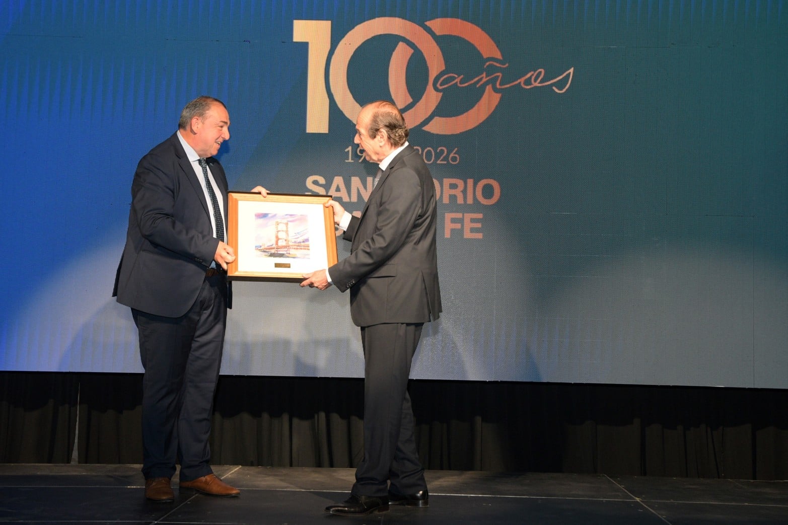 El Sanatorio Santa Fe celebró sus 100 años de historia con un encuentro en el Carmen Art Center, junto a autoridades y referentes de la región.
