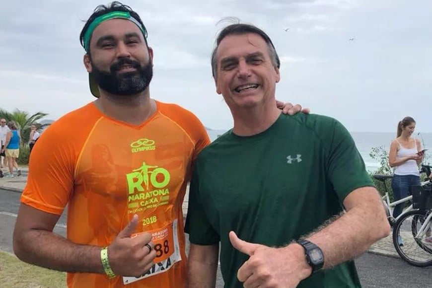 El sobrino político de Jair Bolsonaro tiene una orden de prisión preventiva dictada en Brasil.