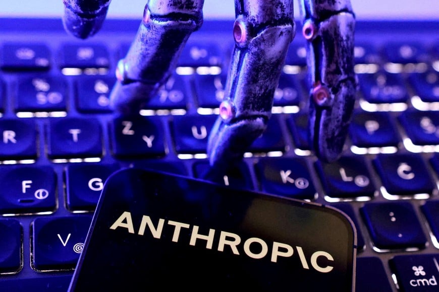 FILE PHOTO: Anthropic logo, a keyboard and a robotic hand in this illustration created on June 5, 2026. REUTERS/Dado Ruvic/Illustration//File Photo