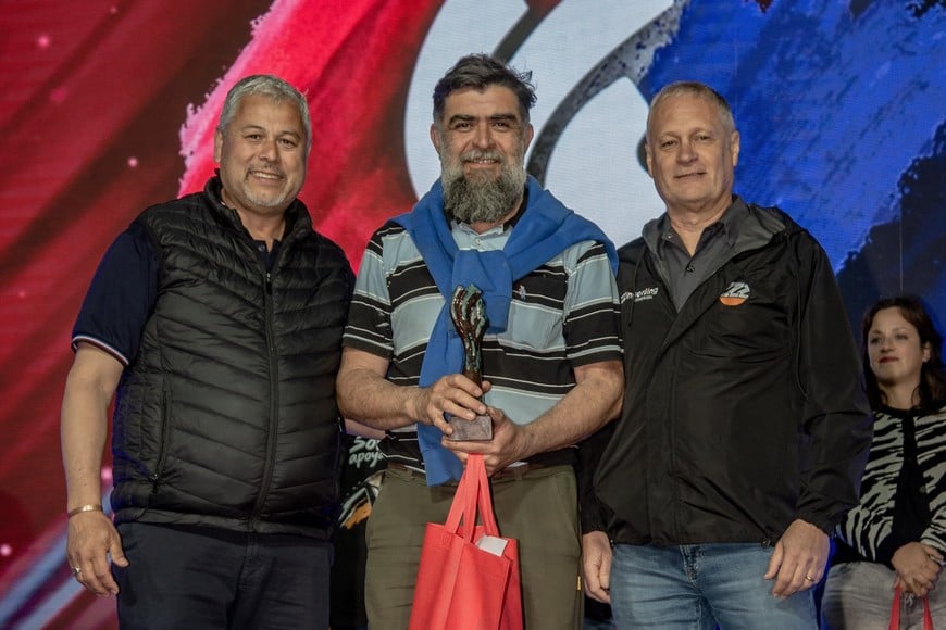 Daniel Sotelo obtuvo el primer premio del jurado, José Barrera recibió el segundo reconocimiento, mientras que Elia Bisaro fue elegida por el público y los niños.