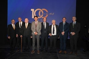 El Sanatorio Santa Fe celebró sus 100 años de historia con un encuentro en el Carmen Art Center, junto a autoridades y referentes de la región.