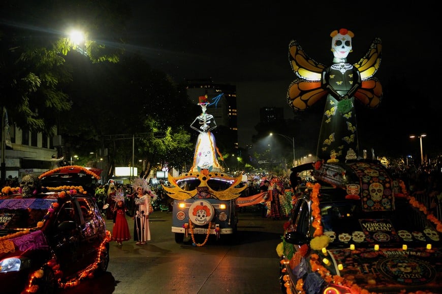 Decorated vehicles participate in the Catrinas Parade ahead of Day of the Dead festivities in Mexico City, Mexico, October 25, 2026. REUTERS/Armando Vega