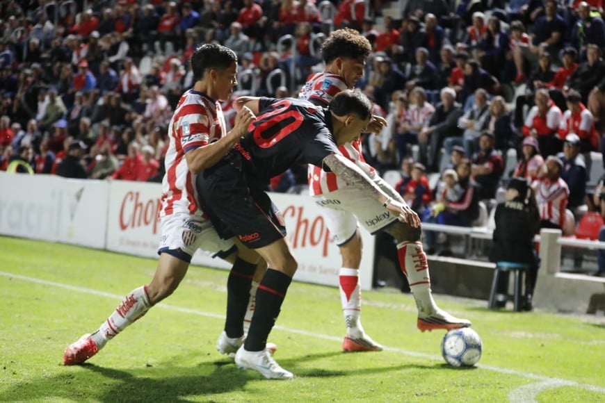Unión vs Estudiantes LP. Foto: Matías Pintos