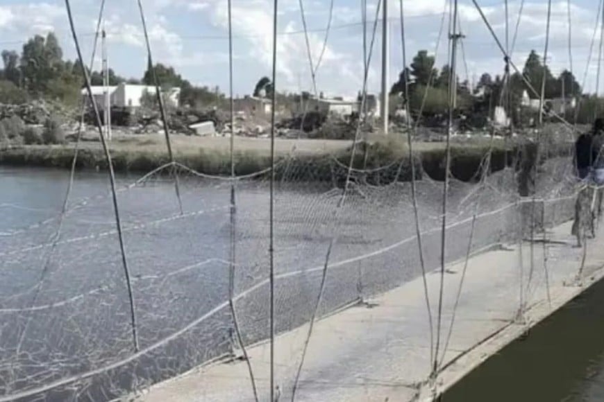 El crimen ocurrió en el barrio Colonizadora del Sur y los investigadores analizan una posible discusión previa como móvil del ataque.