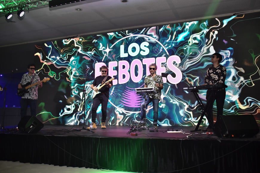 Banda en vivo, Los Bebotes.