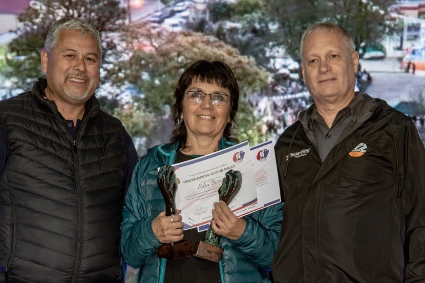 Daniel Sotelo obtuvo el primer premio del jurado, José Barrera recibió el segundo reconocimiento, mientras que Elia Bisaro fue elegida por el público y los niños.
