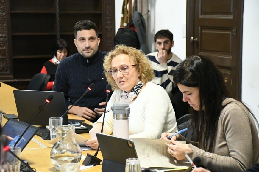 La nueva señalización vial reforzará los carteles de PARE.