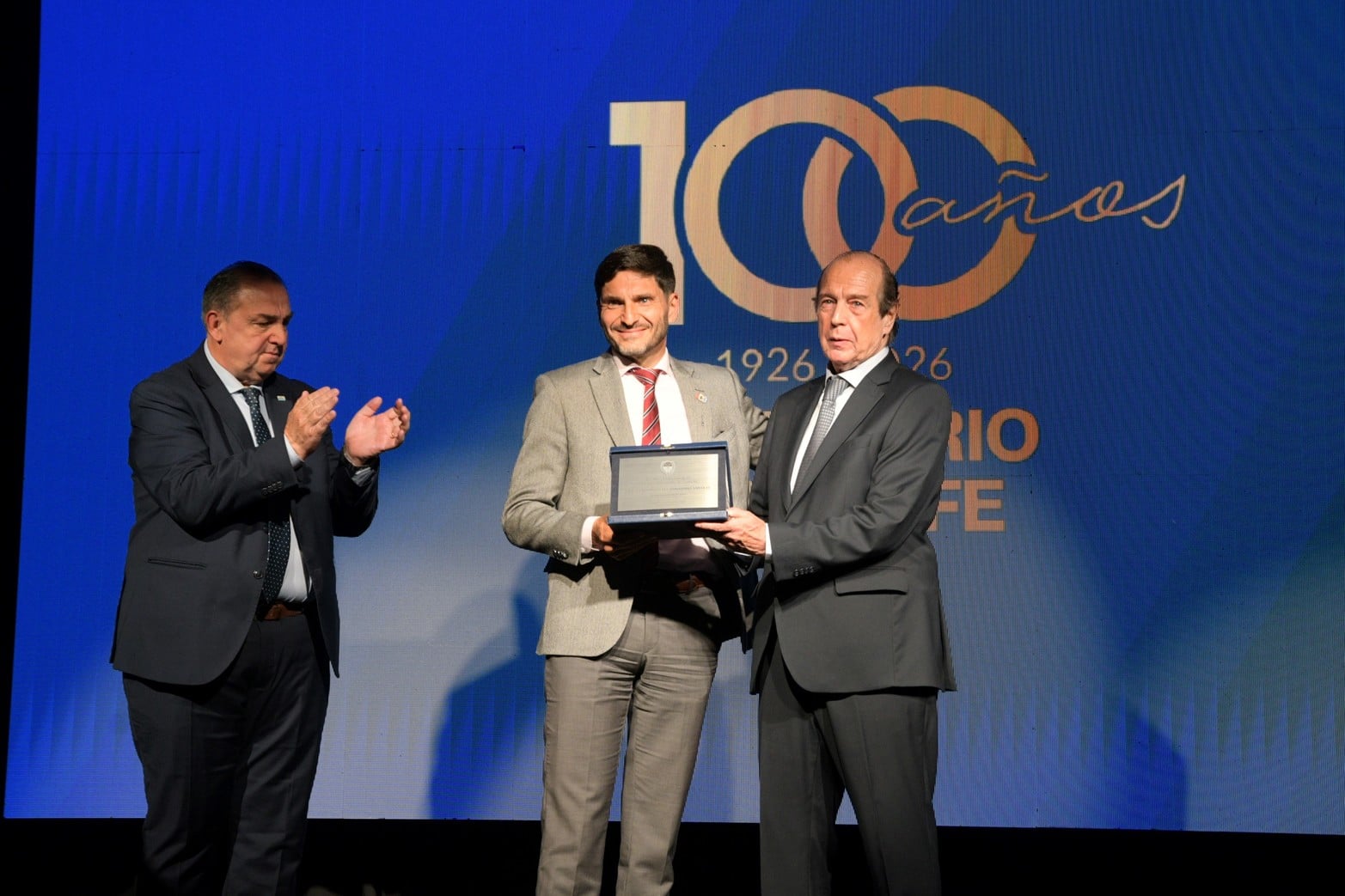 El Sanatorio Santa Fe celebró sus 100 años de historia con un encuentro en el Carmen Art Center, junto a autoridades y referentes de la región.