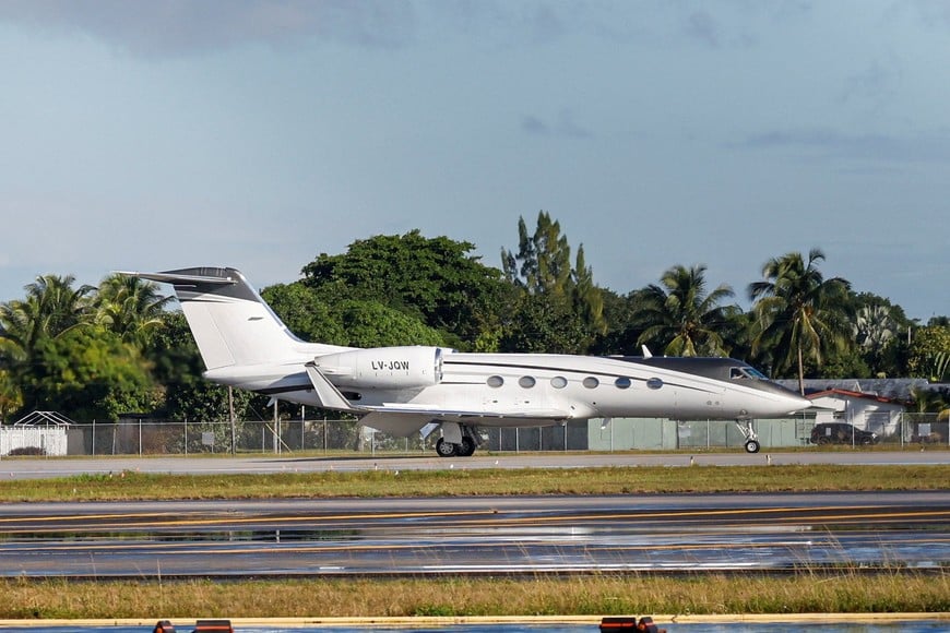 A plane believed to be carrying Brazilian Senator Flavio Bolsonaro lands at Opa Locka Executive Airport near Miami, Florida, US, October 28, 2026. REUTERS/Eva Marie Uzcategui