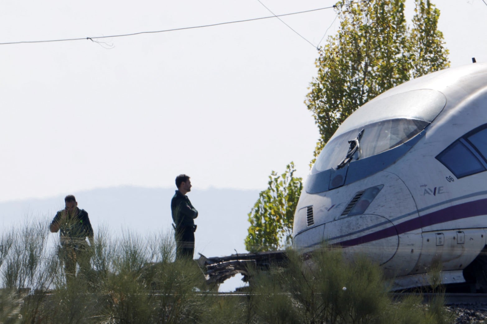 Las imágenes muestran el escenario del accidente ferroviario en España, las tareas de emergencia y la asistencia a los afectados.