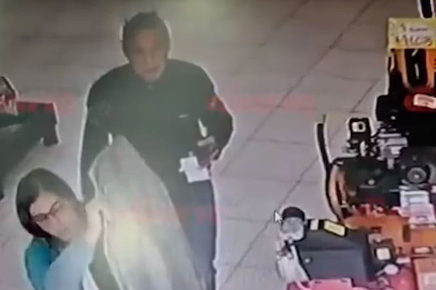 Mariano es el padre de Agostina Páez, la abogada argentina que estuvo presa en Brasil por racismo.