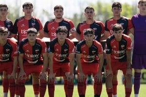 Festejo sabalero en el Predio 4 de Junio: Colón derrotó 3 a 1 a San Martín de San Juan por la fecha 15 del Torneo Proyección.