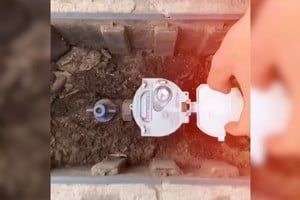 Los micromedidores que se están colocando son esencialmente de plástico y acrílico, con lo cual no tienen ningún valor comercial. Foto: Gentileza