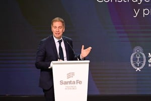 El jefe de Gabinete de Nación, Diego Santilli, este jueves en la primera Ronda de Negocios RIGI en Rosario. Crédito: Marcelo Manera
