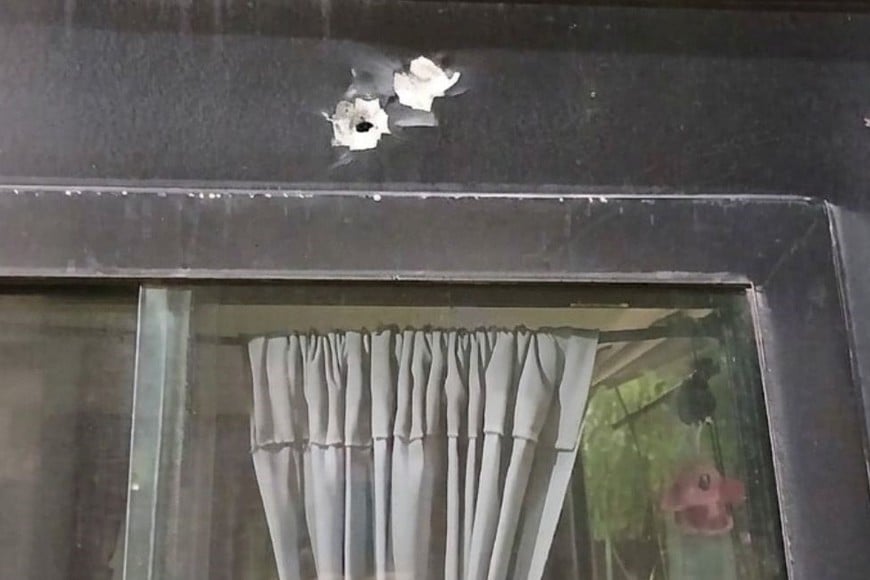 piedrazos contra colectivo empresa Laguna Paiva