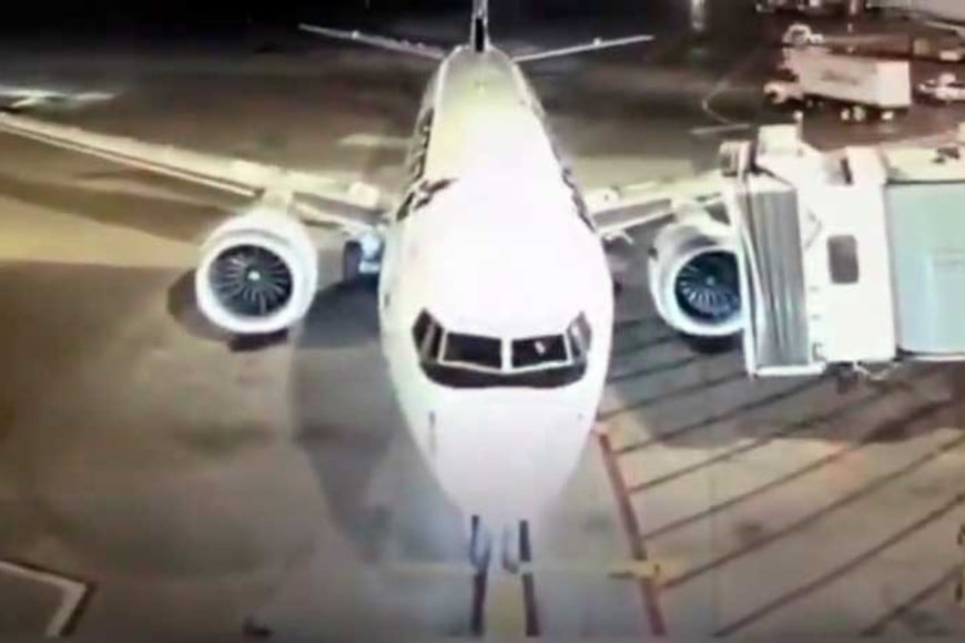 Se conoció el video de la cámara de seguridad del aeropuerto.
