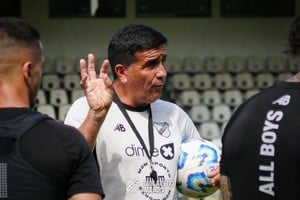 Mariano Campodónico, el actual director técnico de Defensores de Belgrano, en los tiempos en los que condujo a All Boys