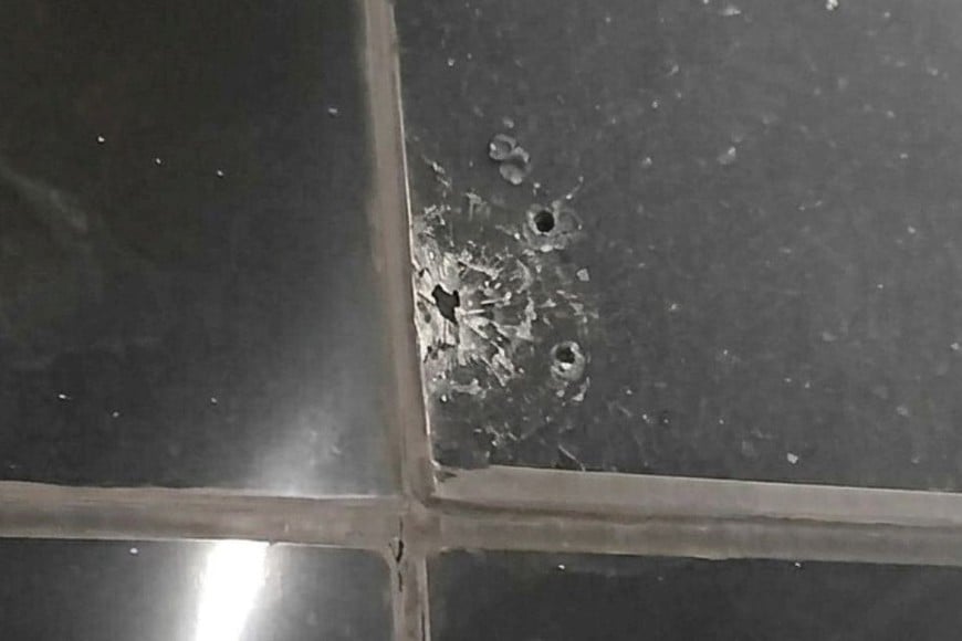 piedrazos contra colectivo empresa Laguna Paiva