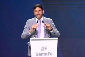 Maximiliano Pullaro encabezó la apertura de la primera Ronda de Negocios RIGI para proveedores en Rosario. Créditos: Marcelo Manera