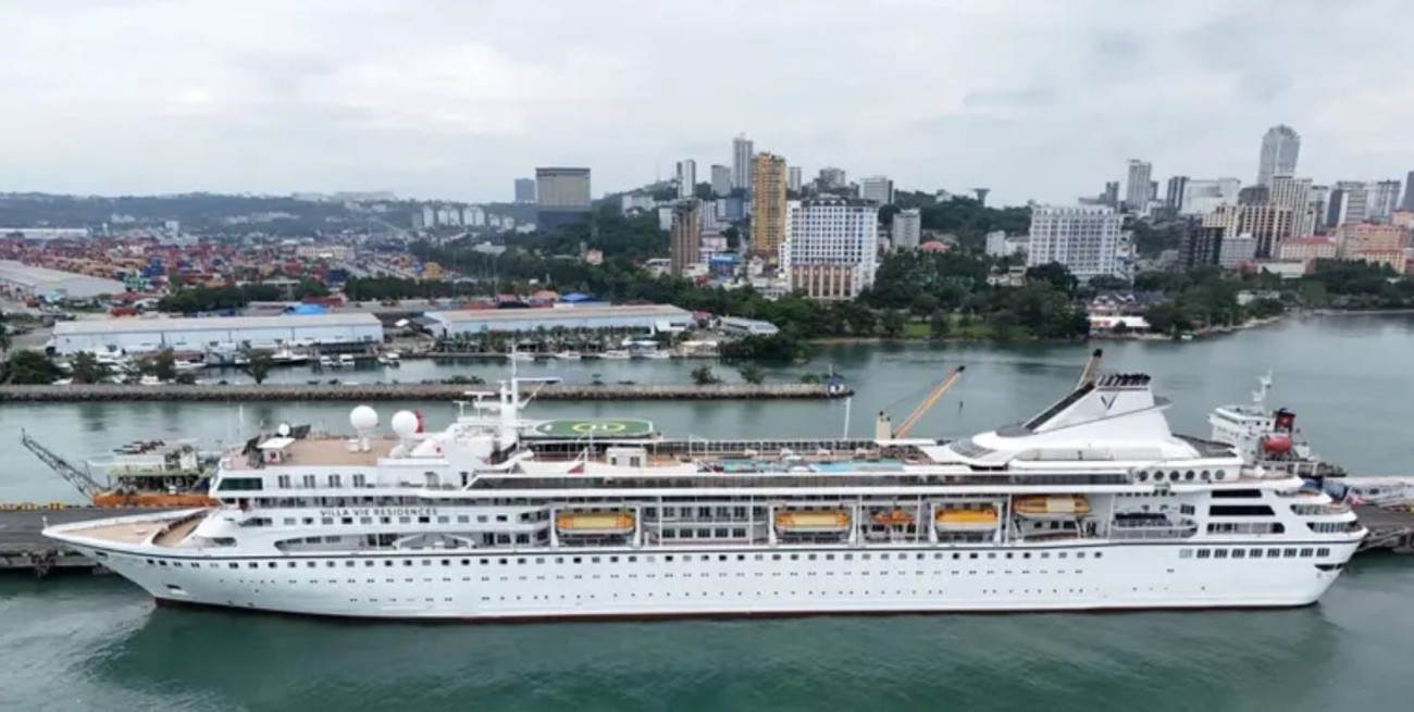 Un crucero de lujo suspendió su itinerario por el aumento del combustible y dejó a 200 pasajeros varados
